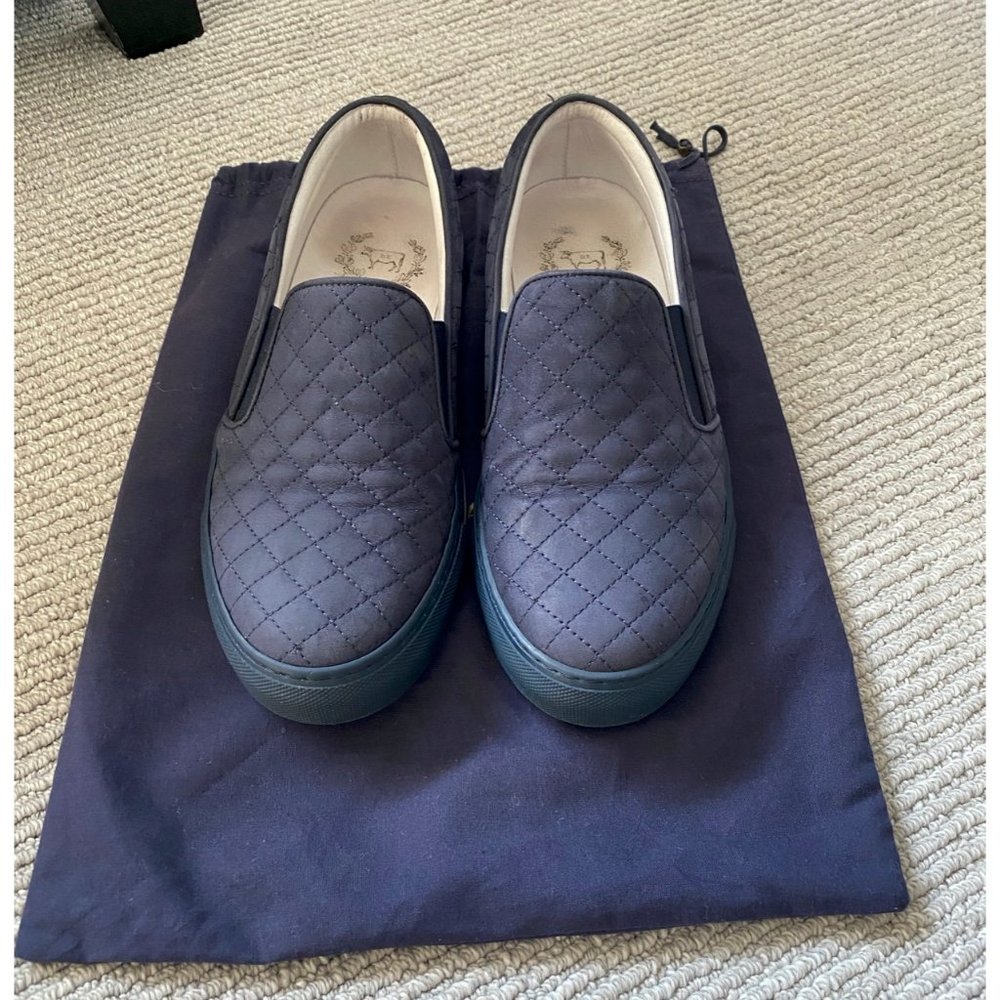 Del Toro Slip on Navy Quilted Mens Sneakers Sz 9 Gently Worn, very comfy